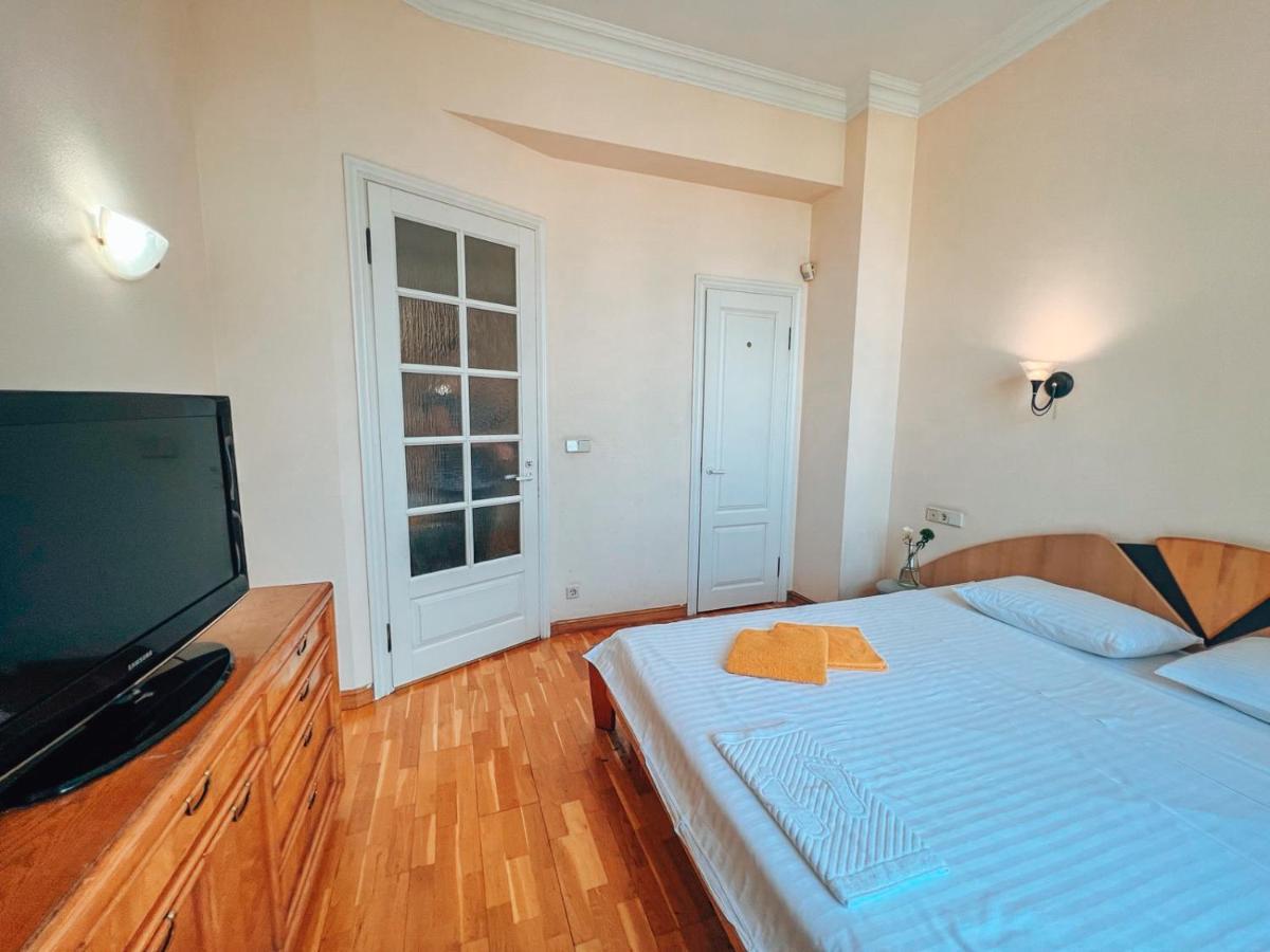 Apartments Rentals Ukraine On Kreshchatik Kiev Luaran gambar