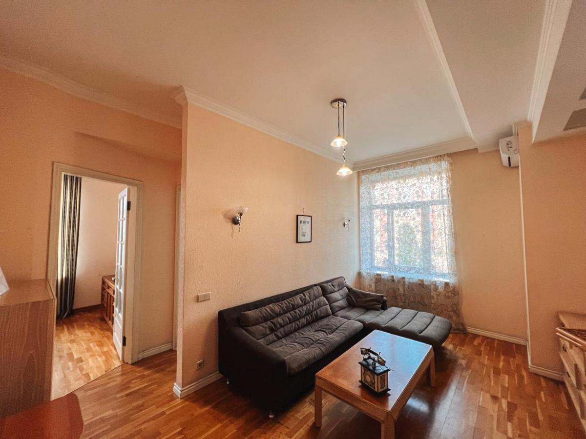 Apartments Rentals Ukraine On Kreshchatik Kiev Luaran gambar